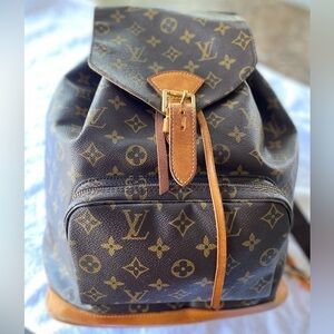 Louis Vuitton🛑SOLD SOLD SOLD🛑
Monogram Montsouris GM
Backpack